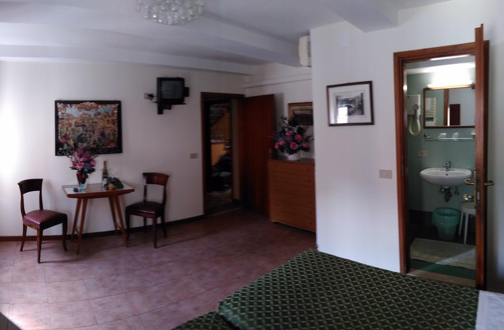 Triple Room Private Bathroom